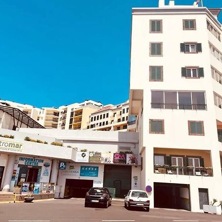 פונשל Seaview Apartment Walking To The Beach מראה חיצוני תמונה