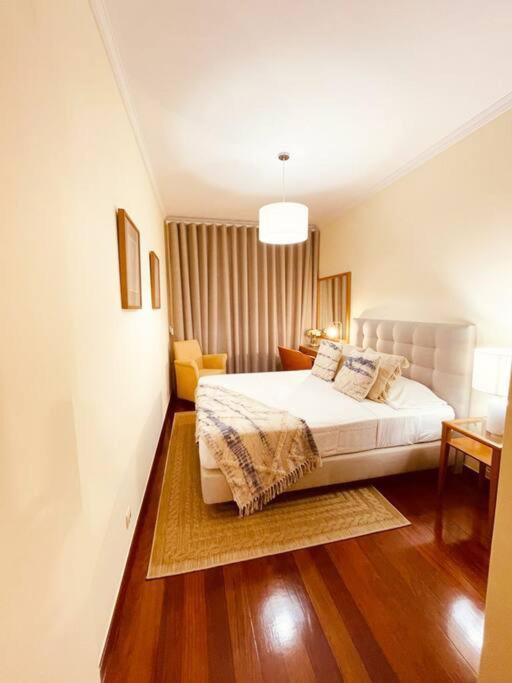 פונשל Seaview Apartment Walking To The Beach מראה חיצוני תמונה