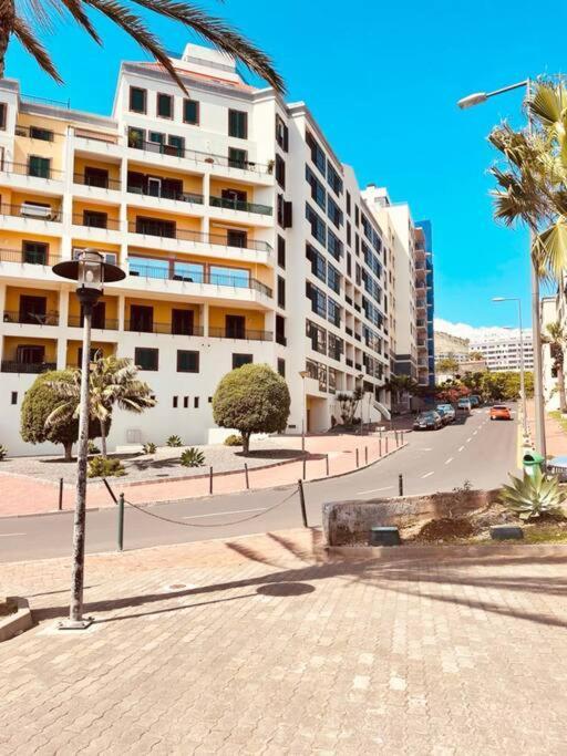 פונשל Seaview Apartment Walking To The Beach מראה חיצוני תמונה