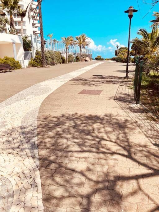 פונשל Seaview Apartment Walking To The Beach מראה חיצוני תמונה