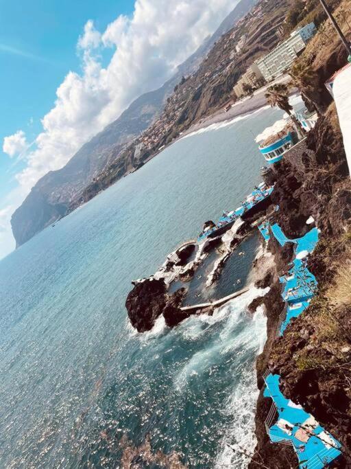 פונשל Seaview Apartment Walking To The Beach מראה חיצוני תמונה